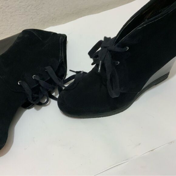 Tesori Black Wedge Marissa Bootie Suede Non Slip Rubber Sole Lace Up Boot Sz 8.5 - Picture 10 of 10